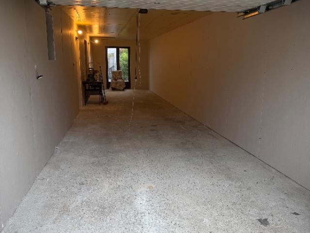 Travaux d’isolation fibre de bois dans un garage