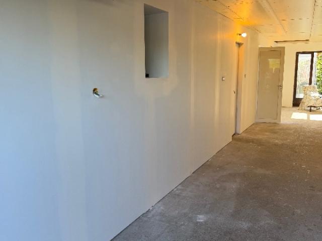 Travaux d’isolation fibre de bois dans un garage